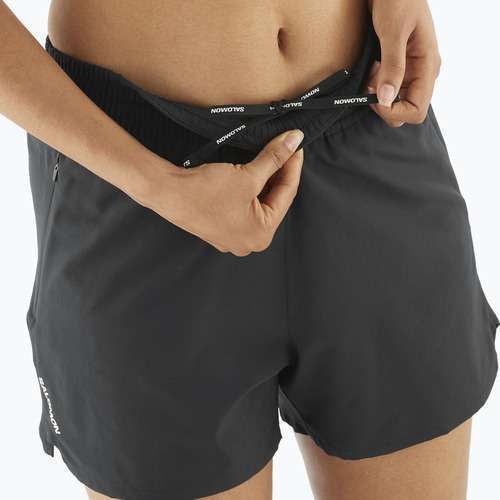 Women's running shorts Salomon SHAKEout Core 4" deep black