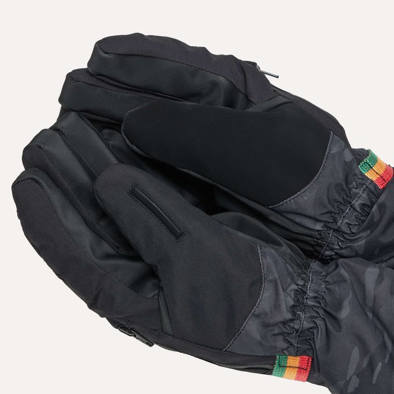 Men's Dakine Titan Gore-Tex snowboard gloves black vintage camo 6
