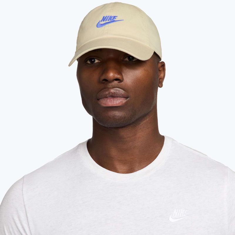 Baseball cap Nike Club Unstructured Futura Wash light khaki/sapphire 5